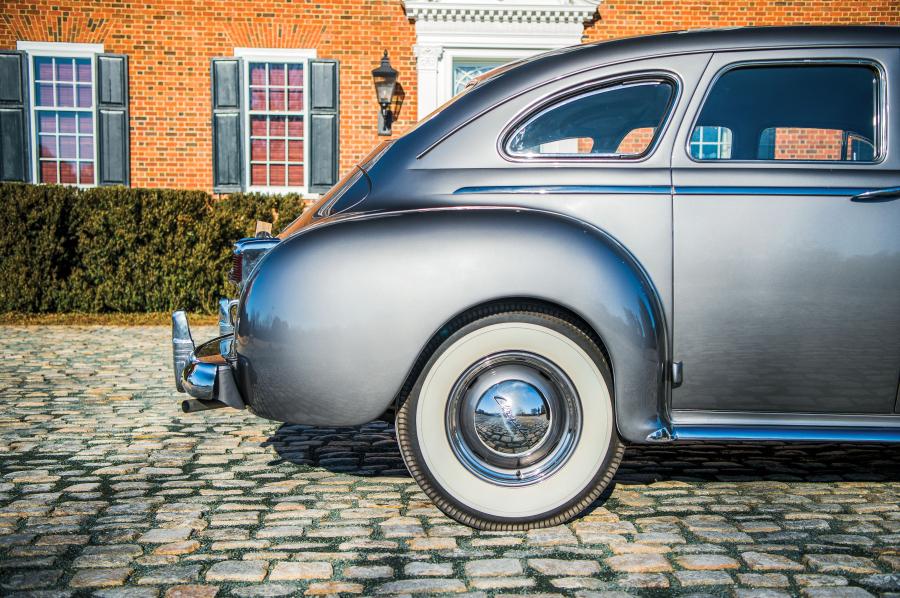 Детали экстерьера Chrysler Windsor Sedan (С-28) 1941 года  (фото 16 из 17)